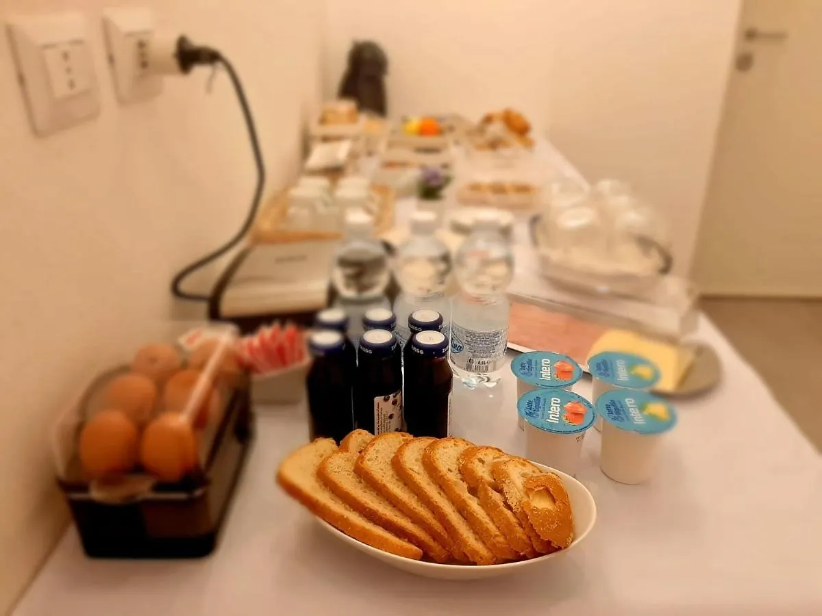 A Due Passi Da Bed & Breakfast Genoa Italy