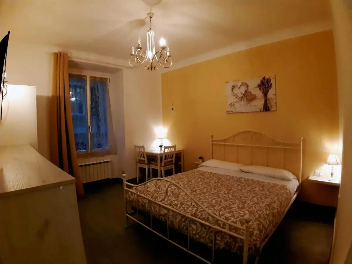 A Due Passi Da Bed & Breakfast Genoa 0*,